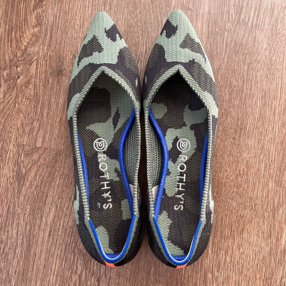 Barely worn size 9 camo pointed Rothy flats.